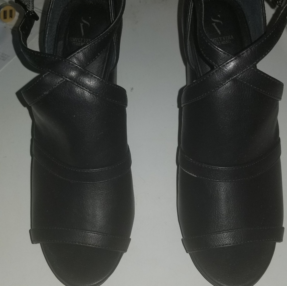Simple Vera - Vera Wang heels